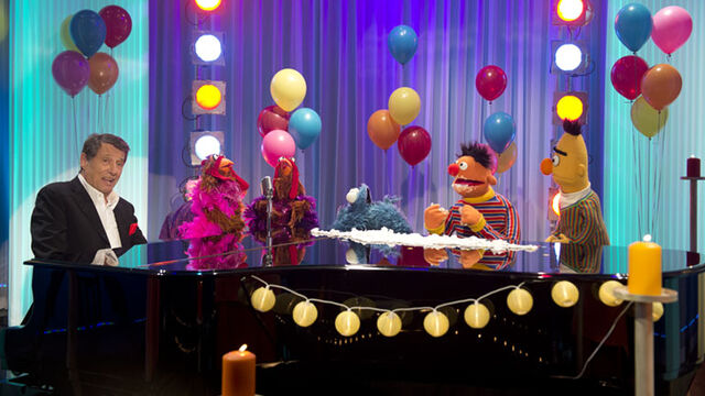 File:Sesamstrasse-Ernie&BertSongs-UdoJürgens-AberBitteMitSahne-(2013-02-05).jpg