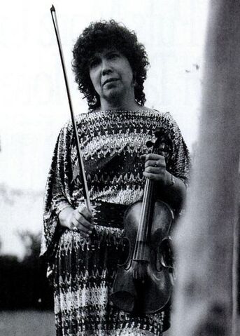File:Dianahalprin.jpg