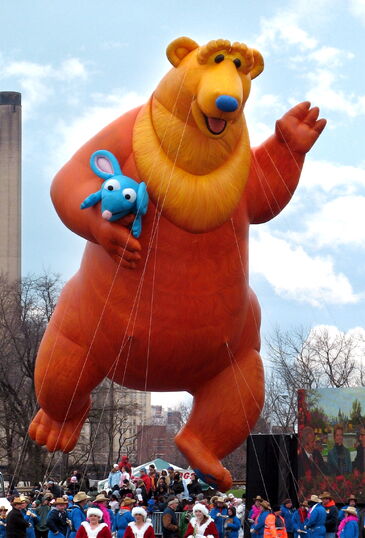 File:Bear-bluehouse.jpg