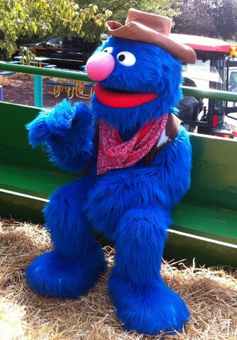 File:The-Counts-Spooktacular-grover-hayride-649x930.jpg
