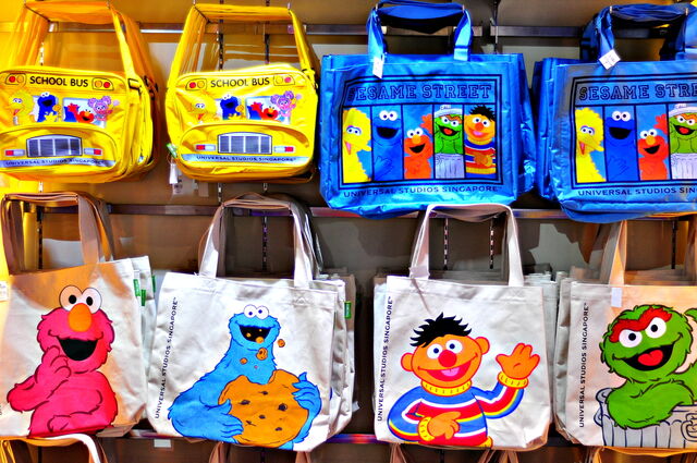 File:Ussingapore 2013 bags.jpg