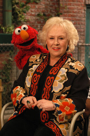 File:DorisRoberts-Elmo.jpg