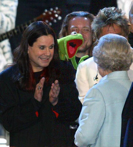 File:Golden-Jubilee-Kermit-Steve-Ozzy-Rod-Liz-2002-06-03.jpg