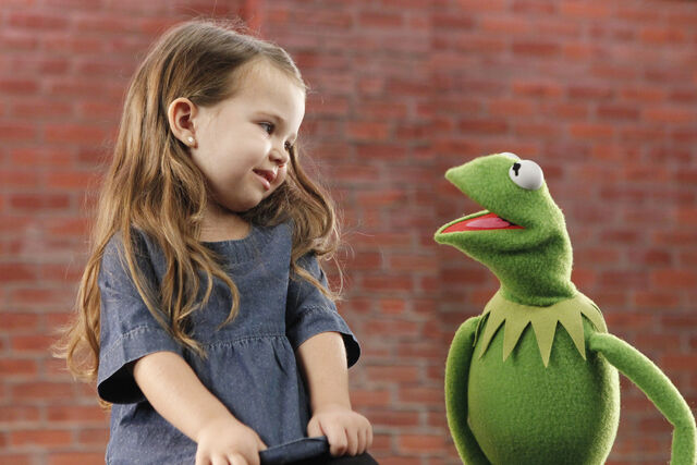 File:MUPPETMOMENTS Y1 ART 137150 2027.jpg