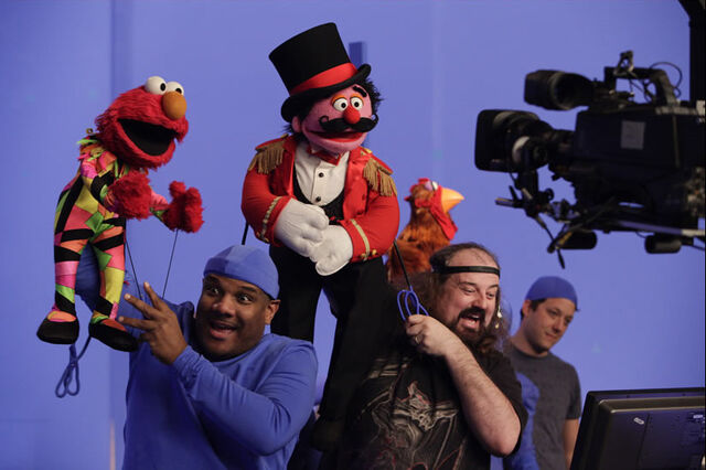 File:SesameStreet-BehindTheScenes-ElmoCircus.jpg