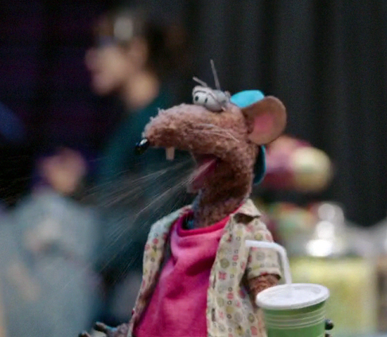 File:TheMuppets-S01E08-RizzoSpitting.png