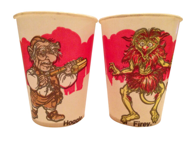 File:Labyrinth-40-cups-01-v2.jpg