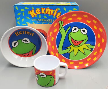 File:Zak designs kermit dinnerware set 1.jpg