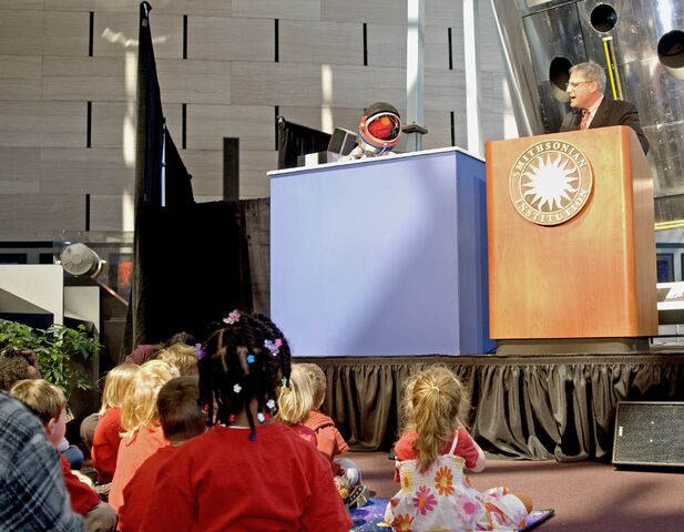 File:Smithsonian 2009-3.jpg