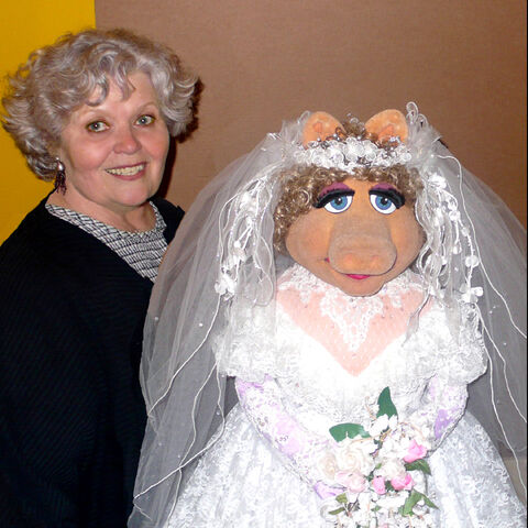 File:Erickson and Piggy.jpg