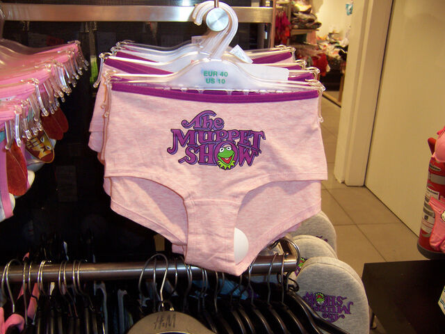 File:H&M-2007Fashion-08.jpg