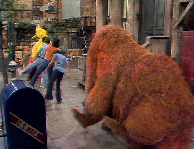 File:Snuffy.Followleader.jpg