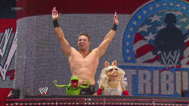 File:WWE-TributeToTheTroops-11-(2012-12-19).png