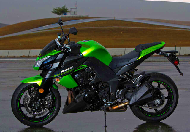 File:Kawasaki-Z1000-static.jpg