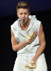 800px-Believe Tour 13, 2012