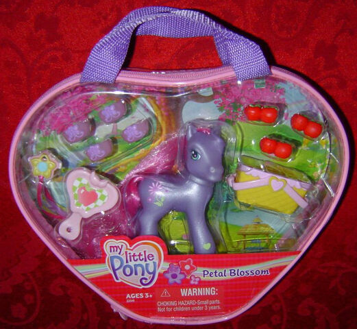 File:PetalBlossomPicnic.jpg