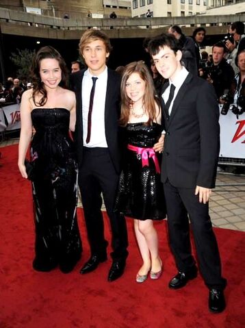 File:Narnia cast.jpg