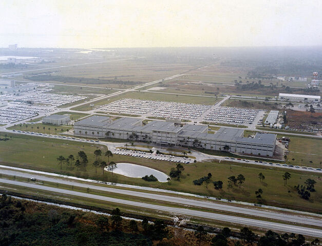 File:784px-Kennedy Space Center Headquarters.jpg