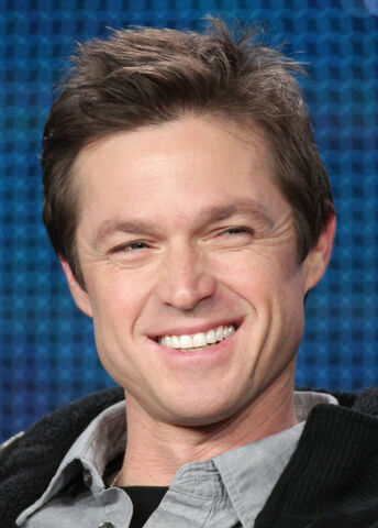File:Eric+Close+2011+Winter+TCA+Tour+Day+10+4T0X9l1XK1cl.jpg