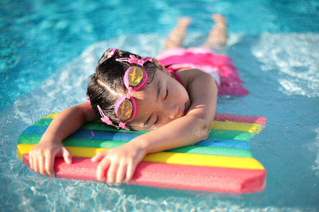 File:RecreationSwimming.jpg
