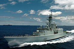 300px-HMCS Algonquin (DDG 283)2