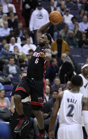 File:640px-LeBronJamesDunkingHeat.jpg
