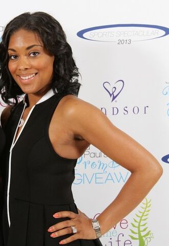 File:Cp3-promdress-3-980x800.jpg