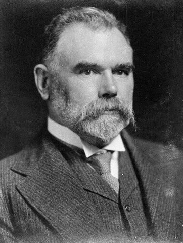 File:Thomas Mackenzie.jpg