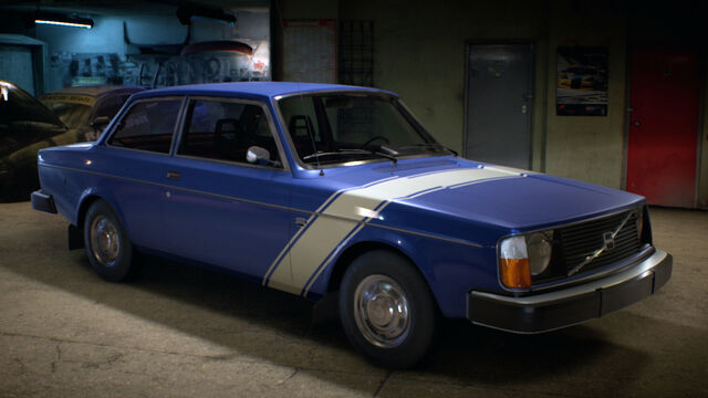 File:NFS2015Volvo242DLWhiteStripeGarage.jpg