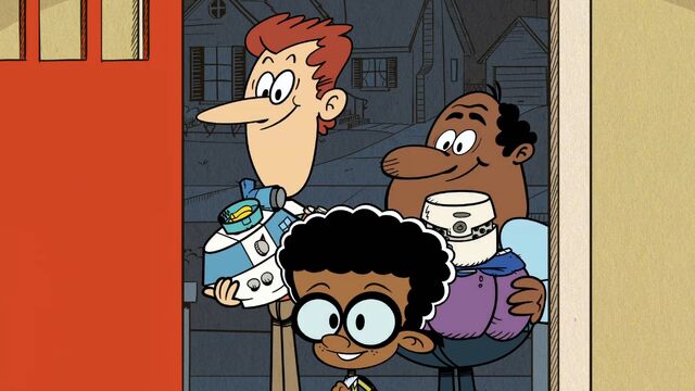 File:Clyde with his dads.jpg