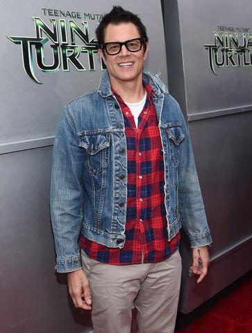 File:Movies-tmnt-premiere-johnny-knoxville.jpg