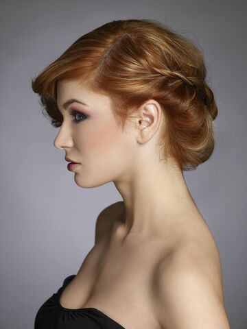 File:Romantic-French-bun-with-futuristic-hairstyle1.jpg