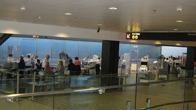 800px-SeaTacTerminalSecurity