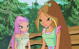 Krystal conversando com Flora