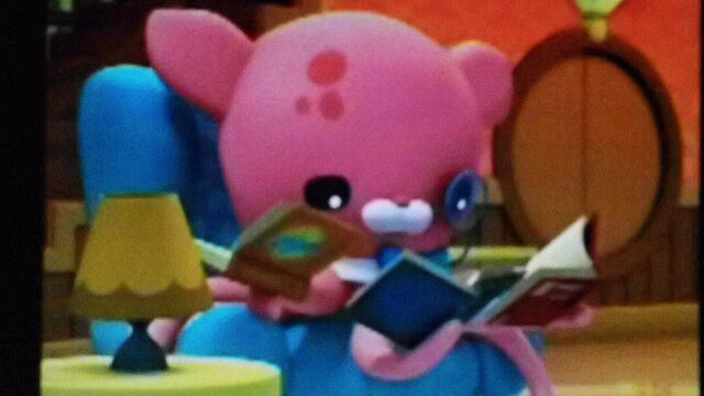 File:Inkling looking at books.jpeg