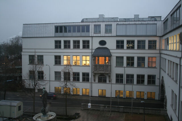 Datei:HfG und Ludo Meyer Platz.jpg