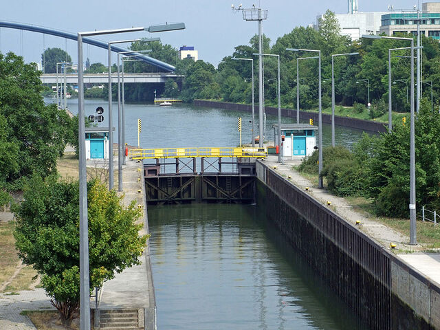 Datei:Schleuse-of-018.jpg