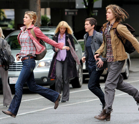 File:Logan+Lerman+Stars+Set+Percy+Jackson+Sea+Monsters+lIf9H94GLAZl.jpg