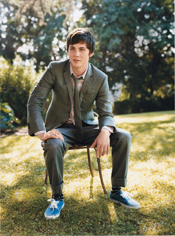 File:Logan-lerman-feb-teen-vogue.jpg