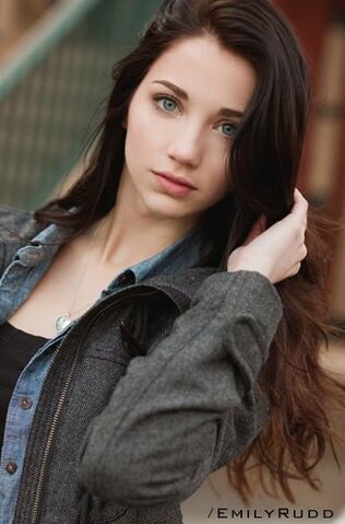 File:Emily Rudd 3.jpg