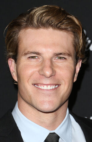 File:OHF premiere Lance Broadway.jpg