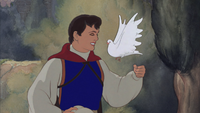 Blanche-Neige et les Sept Nains (Disney) 1937 Prince Charmant colombe sourire envol.png
