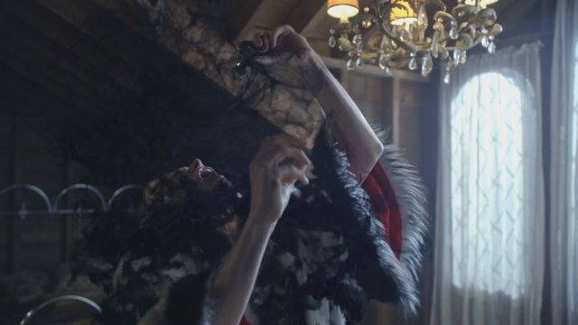 Fichier:4x18 Cruella d'Enfer encre magique transformation ténèbres.png