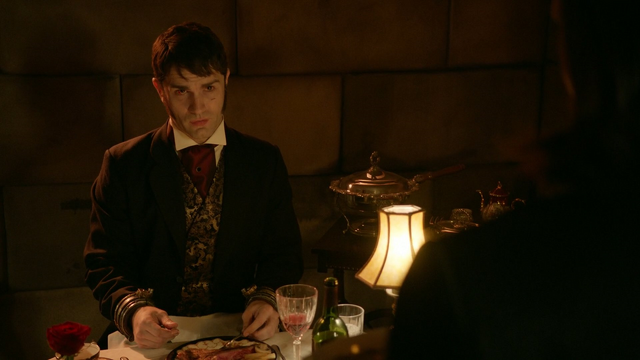 Fichier:6x03 Mr Hyde Regina Mills dos cellule hôpital psychiatrique repas festin marché Méchante Reine.png