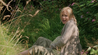 1x04 Ashley contractions appel aide Emma.png