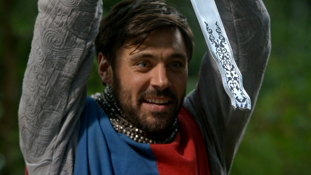 Fichier:5x01 Roi Arthur Excalibur incomplète embout pointe manquante.png