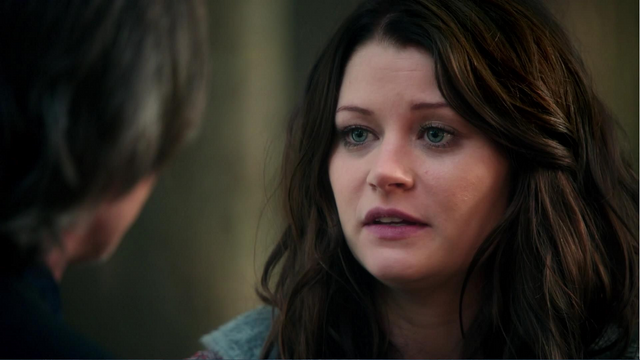 Fichier:2x01 Belle French M. Gold dos refus vengeance assassinat Regina.png