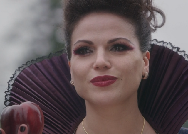 Fichier:Méchante Reine Regina 1x21 m.png