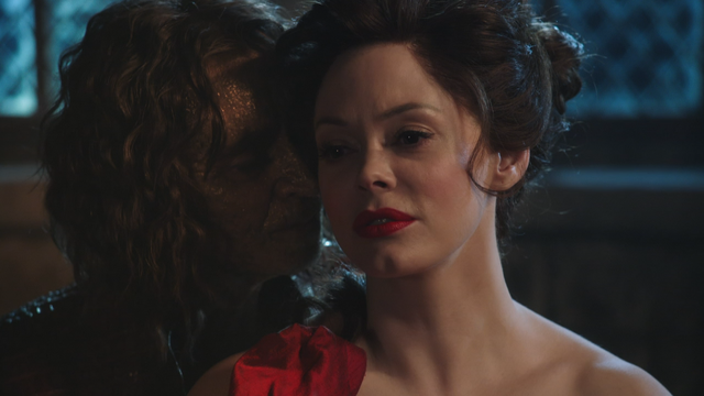 Fichier:2x16 Rumplestiltskin Cora nez joue caresse envie haine torture soumission.png
