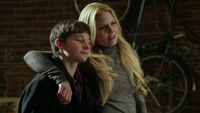 3x21 Emma Swan Henry Mills moqueries Loft Blanchard.png